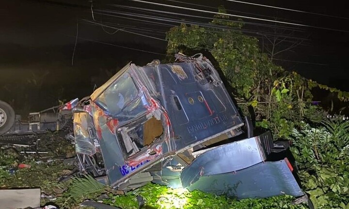 Tin tức tai nạn giao thông mới ngày 22/11: Xe tải lao vào nhà dân, 2 người thiệt mạng