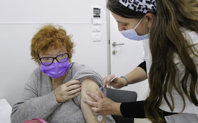 Thế giới đang triển khai mũi tiêm 3, Israel lên kế hoạch tiêm mũi vaccine ngừa COVID-19 thứ 4
