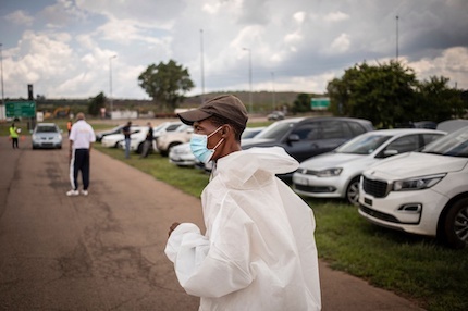 Nam Phi ngừng truy vết người tiếp xúc với ca mắc COVID-19