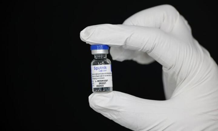 Vaccine ngừa COVID-19 dạng xịt sẽ được lưu hành tại Nga trong 3-4 tháng tới