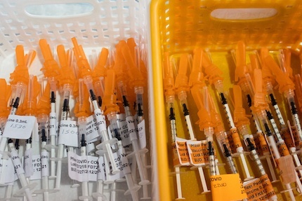CDC Mỹ khuyến khích trẻ trên 12 tuổi tiêm mũi vaccine tăng cường