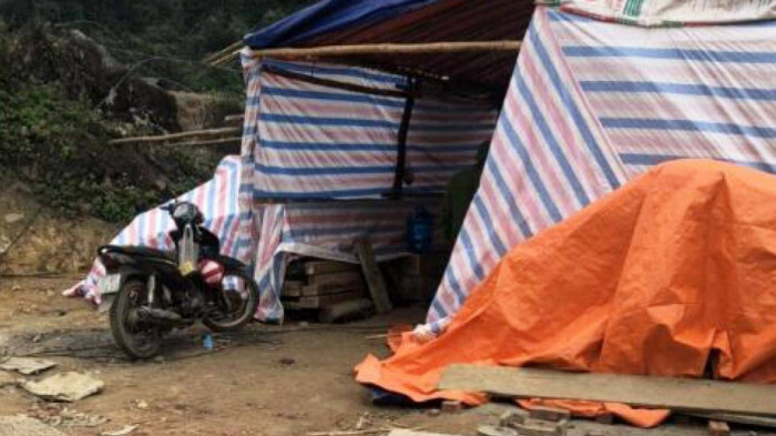 Thợ xây bị đâm tử vong vì ở chung với vợ chủ nhà