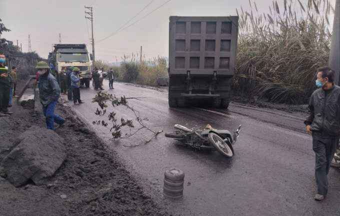 Tin tức tai nạn giao thông mới ngày 14/1: Người phụ nữ tử vong thương tâm sau cú va chạm với xe tải