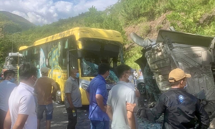 Tin tức tai nạn giao thông mới ngày 18/1: Tai nạn liên hoàn trên đèo Bảo Lộc, giao thông ách tắc nhiều giờ