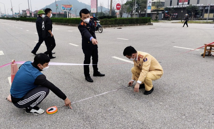 Tin tức tai nạn giao thông mới ngày 21/1: Xe con va chạm xe máy, một phụ nữ tử vong