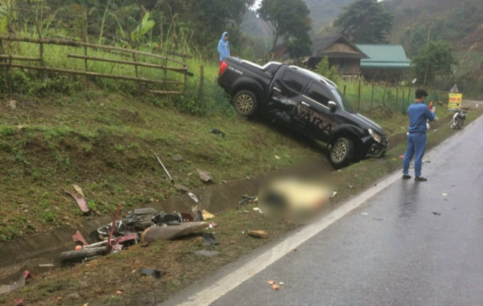 Tin tức tai nạn giao thông mới ngày 5/2: Xe máy va chạm ô tô ở Hoà Bình, 2 người thương vong