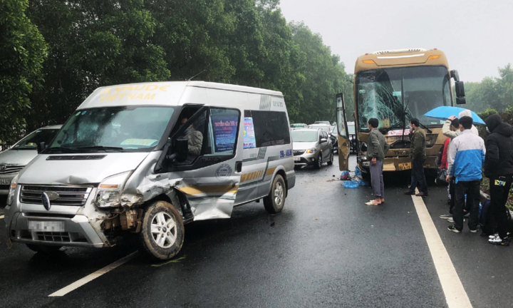 Tin tức tai nạn giao thông mới ngày 7/2:  3 ô tô tông liên hoàn, cao tốc Hà Nội - Ninh Bình tắc cứng