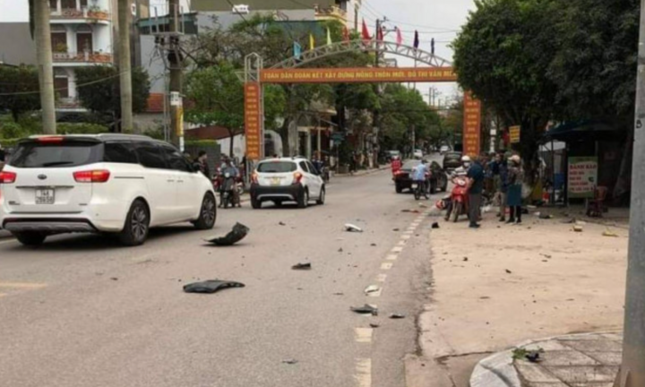 Tin tức tai nạn giao thông mới ngày 29/3: Xe sang lao vào nhà dân, đâm loạn xạ nhiều xe máy khiến 1 người tử vong