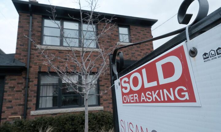 Canada cấm người nước ngoài mua nhà trong hai năm