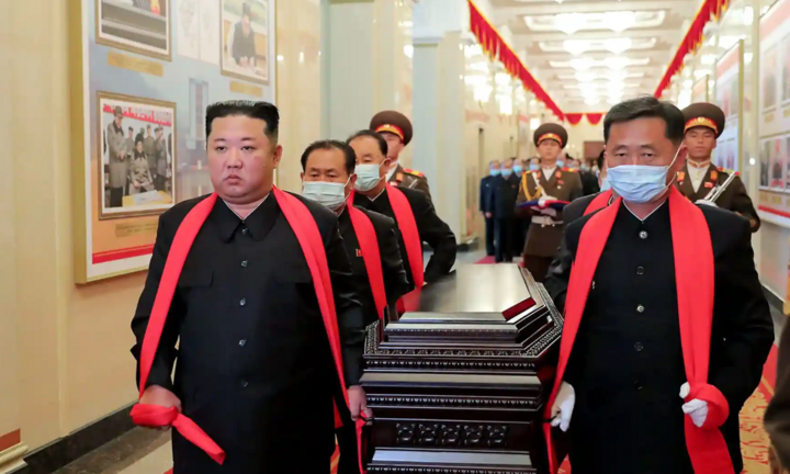 Nhà lãnh đạo Triều Tiên Kim Jong Un chủ trì lễ tang cho Nguyên soái Hyon Chol Hae