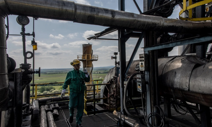 Lệnh cấm nhập khẩu dầu Nga có thể thay đổi thị trường năng lượng thế giới ra sao?