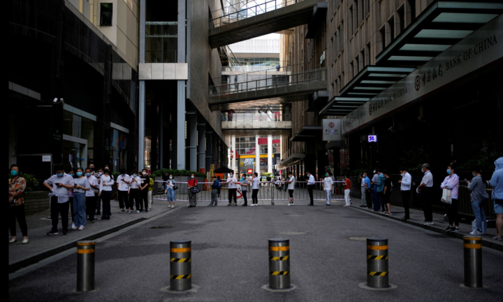 Bắc Kinh cảnh báo ổ dịch mới đáng lo ngại ở một quán bar