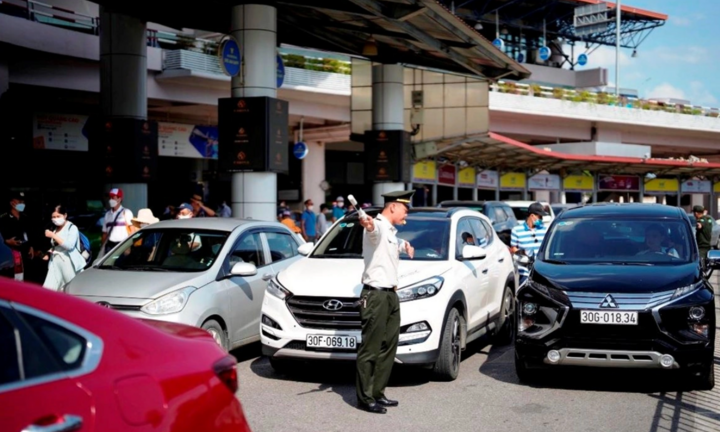 Cảng hàng không quốc tế Nội Bài quá tải