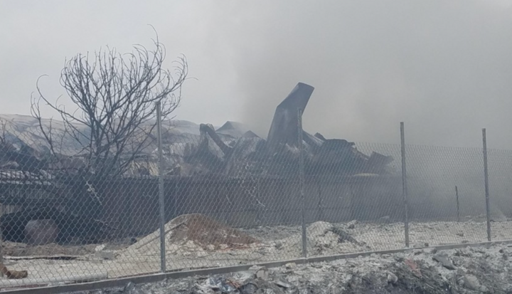 Cháy lớn tại kho hoá chất sau tiếng nổ, một người trọng thương