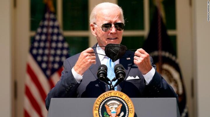 Tổng thống Biden khỏi COVID-19, trở lại làm việc trực tiếp 