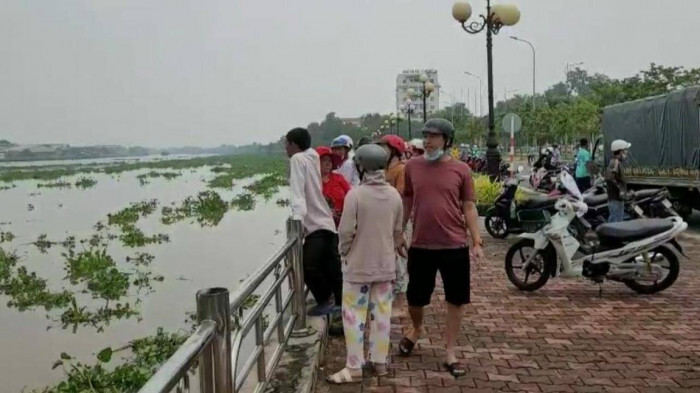 Long An: Nhảy cầu Tân An, nam thanh niên 20 tuổi mất tích