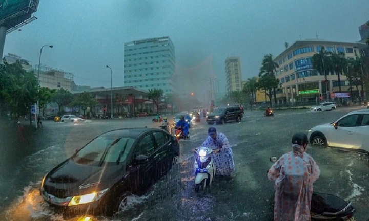 Tin tức dự báo thời tiết hôm nay 17/10: Trung Bộ ngày nắng, đêm có mưa rào và dông