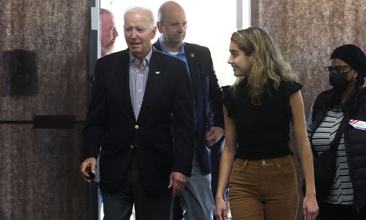 Bầu cử giữa nhiệm kỳ Mỹ 2022: Tổng thống Biden bỏ phiếu sớm