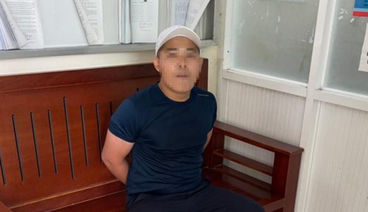 TP.HCM: CSGT khống chế đối tượng cầm dao rượt đuổi người đi đường