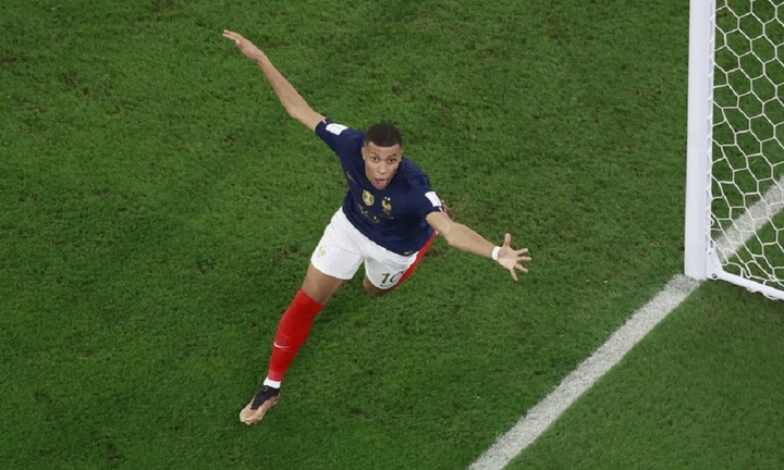 23 tuổi, Mbappe đã sánh ngang kỷ lục của 