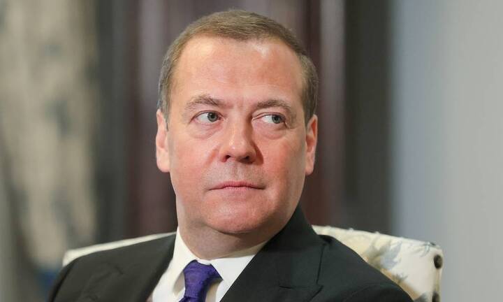 Ông Medvedev nói Nga đẩy mạnh sản xuất vũ khí uy lực