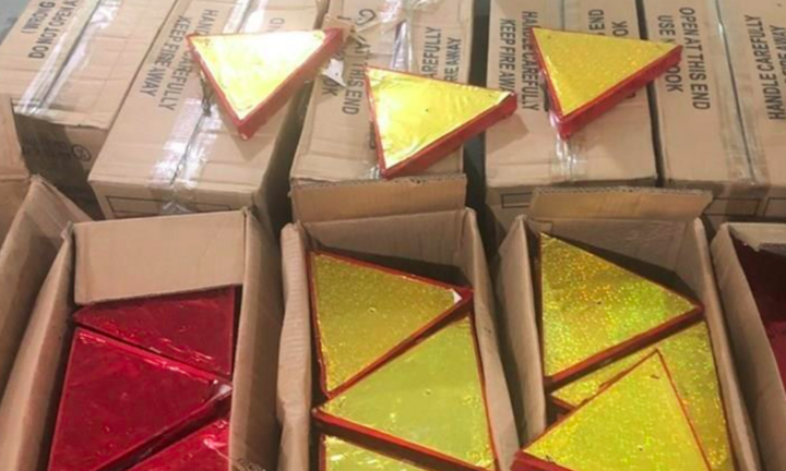 Bắt xe container chở 2.500 viên pháo lậu ở Phú Yên