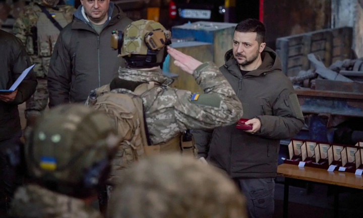 Tổng thống Zelensky thăm mặt trận Bakhmut