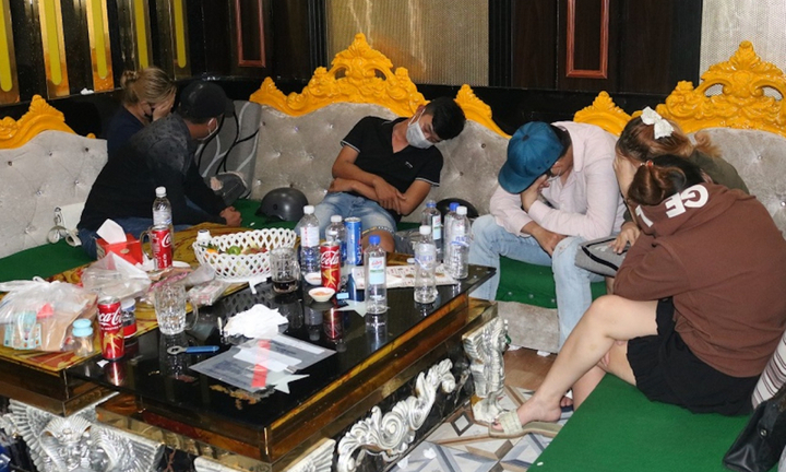 Phát hiện 22 thanh niên tụ tập
