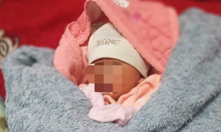 Phát hiện bé sơ sinh bị bỏ rơi trước cửa nhà dân