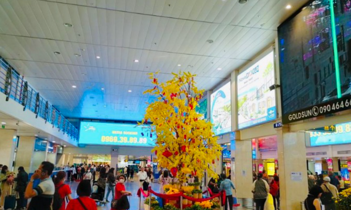Sân bay Tân Sơn Nhất đón 200.000 lượt khách trong 2 ngày đầu năm mới Quý Mão 2023