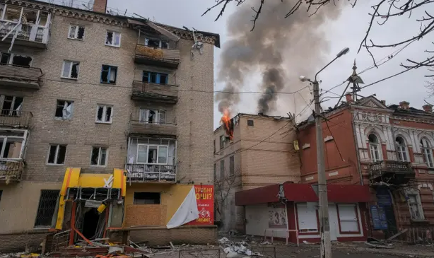 Tình thế giằng co ở Bakhmut: Giao tranh khắp nơi, Nga tiến gần tới kiểm soát thành phố