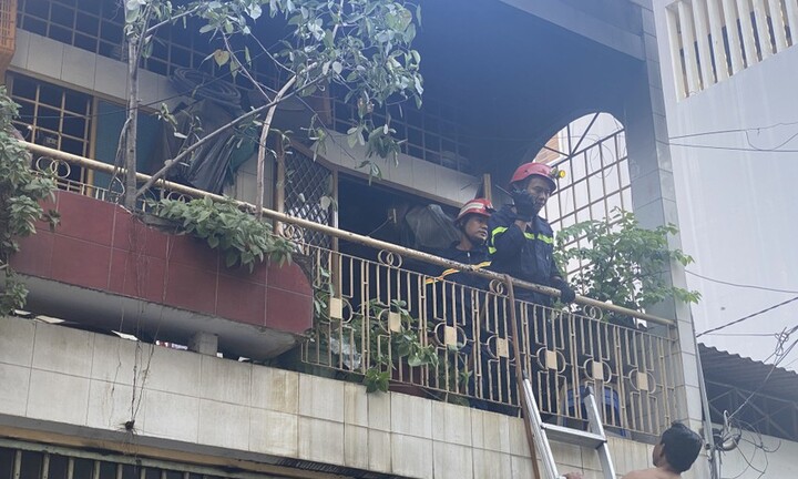 TP.HCM: Cháy căn nhà thu mua ve chai, nhiều tài sản bị thiêu rụi