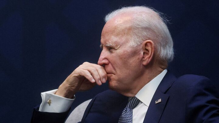 Tổng thống Biden ra lệnh không kích miền Đông Syria, đáp trả vụ tấn công căn cứ Mỹ