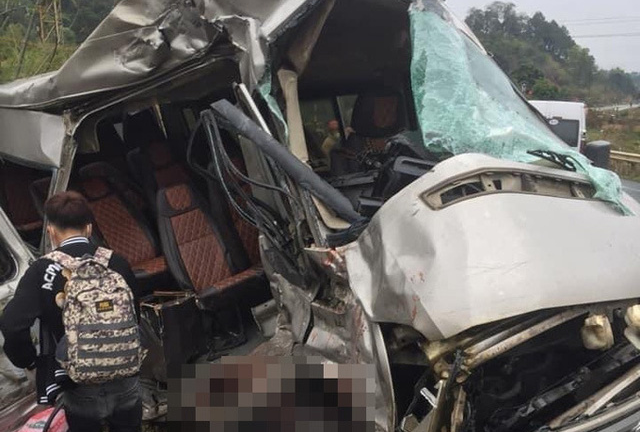 Nguyên nhân ban đầu vụ xe khách đối đầu xe đầu kéo ở Lạng Sơn làm 2 người tử vong