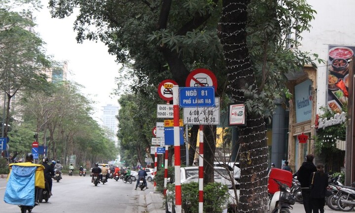 Hà Nội: Nghiên cứu tháo dỡ biển cấm xe taxi trên nhiều tuyến phố