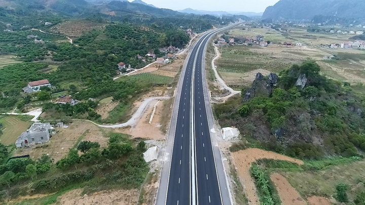 Bộ GTVT quyết tâm hoàn thành hơn 410 km trong năm 2023