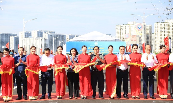 Chính thức thông xe cầu Vĩnh Tuy giai đoạn 2 sau 2,5 năm thi công