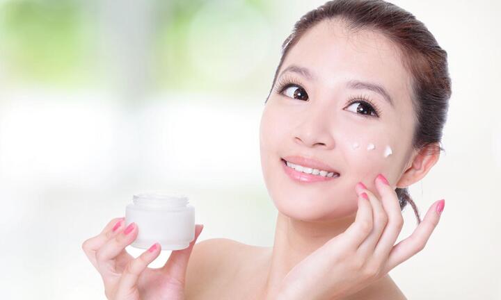 Làn da luôn mềm mịn trong ngày hanh khô nhờ 9 bí quyết cực đơn giản