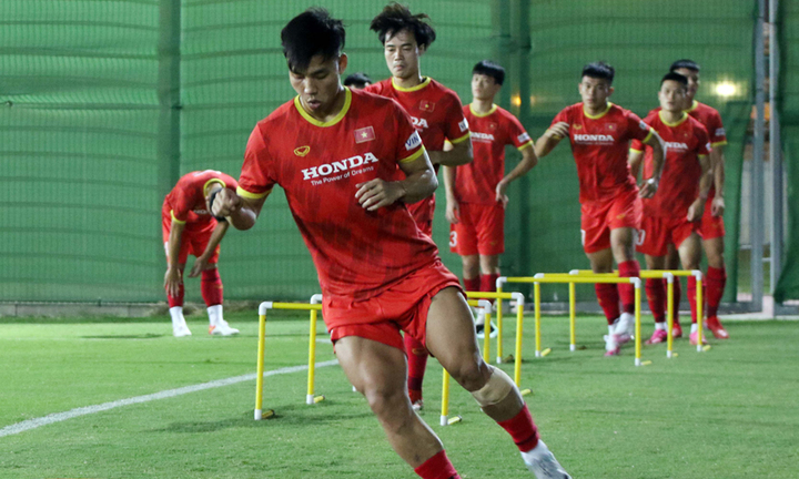 ĐT Việt Nam bước vào buổi tập thứ 2 tại UAE: Đẩy cao khối lượng vận động, Văn Thanh trở lại