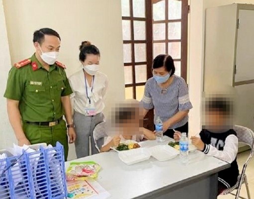 Vụ bé gái 11 tuổi bị bố treo lên trần nhà, đánh dã man: Người thân tiết lộ tình tiết sốc