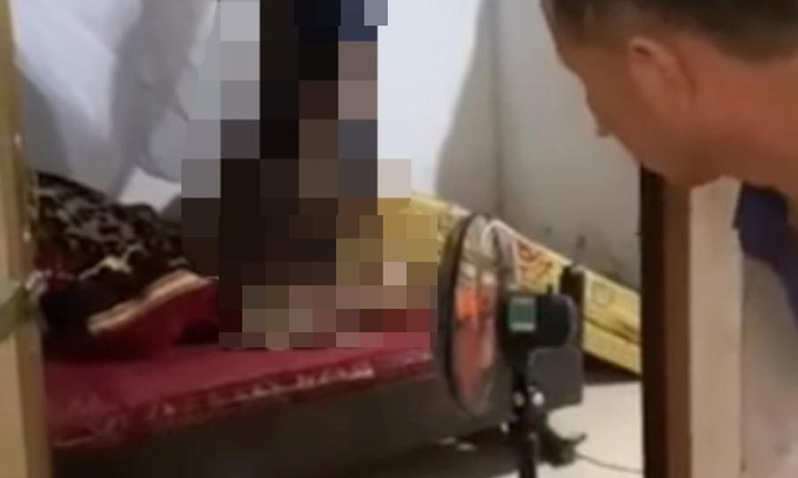 Người đàn ông 49 tuổi chết trong tư thế treo cổ: Hiện trường có nhiều vết máu