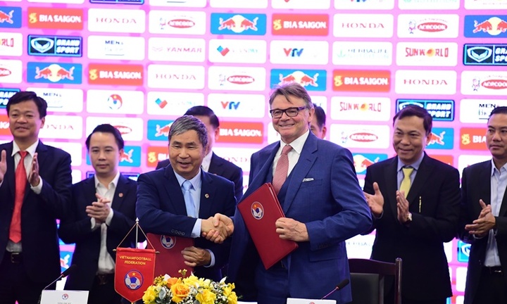 Tân HLV trưởng ĐT Việt Nam muốn vượt qua Nhật Bản, đặt tham vọng World Cup 2026