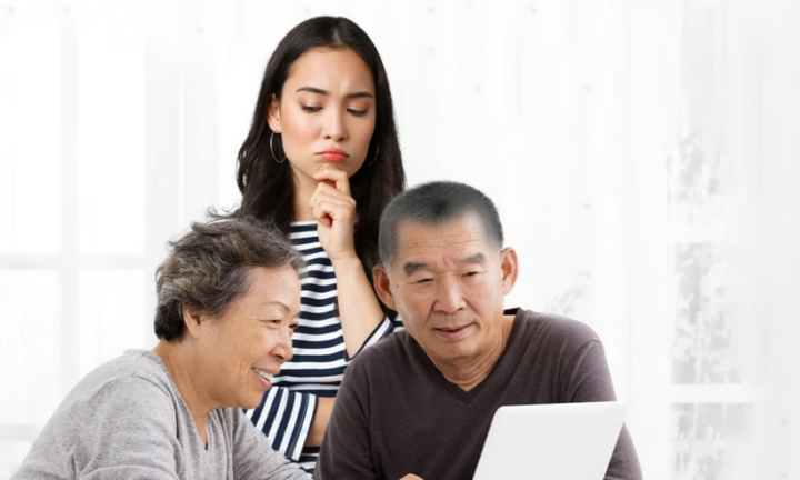 Phụ huynh cùng thi cao học để khích lệ con gái: Bố mẹ đỗ, con trượt