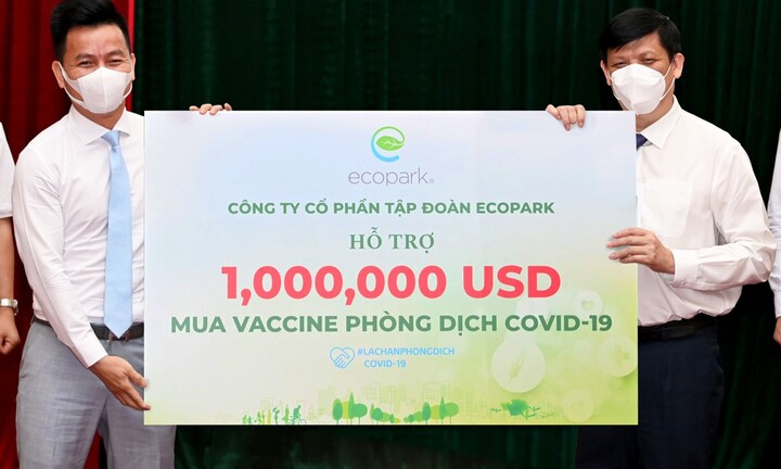 Ecopark trao 1 triệu USD ủng hộ quỹ Vaccine Covid19 của chính phủ