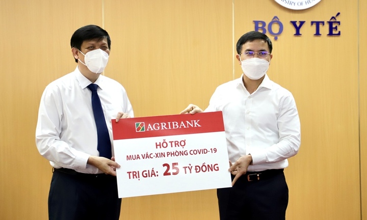 Agribank ủng hộ 25 tỷ đồng hỗ trợ mua vắc xin phòng Covid-19