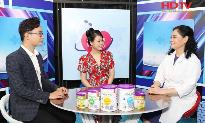 Dinh dưỡng mùa hè cho bé: Mẹ cần chuẩn bị gì để con phát triển tốt?