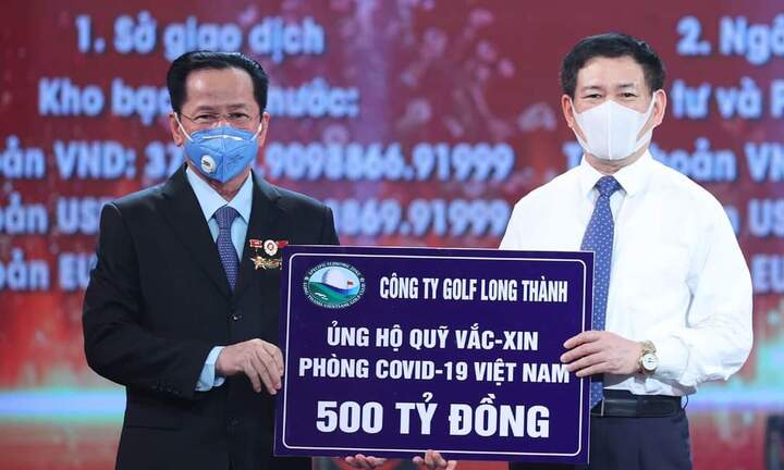 Cựu chiến binh AHLĐ Lê Văn Kiểm, Chủ tịch Golf Long Thành ủng hộ 500 tỷ đồng vào Quỹ Vắc-xin phòng chống dịch Covid-19