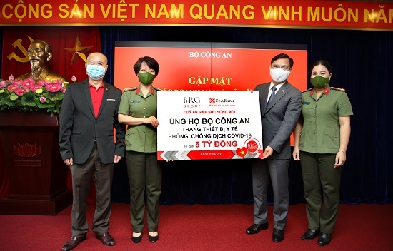 Tập đoàn BRG và Ngân hàng SeABank ủng hộ trang thiết bị y tế phòng chống dịch Covid-19 trị giá 5 tỷ đồng cho Bộ Công an