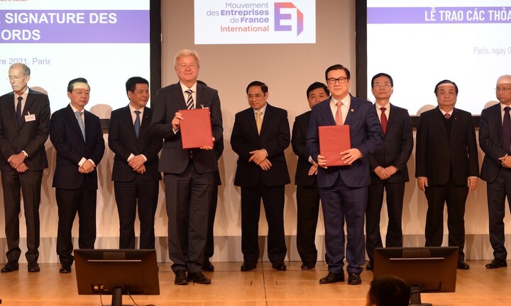 HDBank, DEG ký thỏa thuận 300 triệu USD tăng cường phát triển bền vững