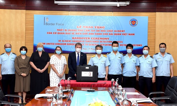 Hiện đại hóa trang thiết bị phát hiện ma túy trong lực lượng Hải quan 